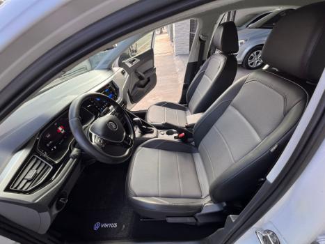 VOLKSWAGEN Virtus 1.0 4P 200 TSI FLEX HIGHLINE AUTOM�TICO, Foto 8
