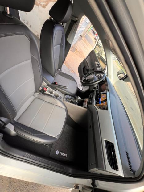 VOLKSWAGEN Virtus 1.0 4P 200 TSI FLEX HIGHLINE AUTOM�TICO, Foto 15