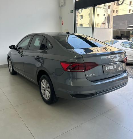 VOLKSWAGEN Virtus 1.0 4P 200 TSI FLEX COMFORTLINE AUTOM�TICO, Foto 4