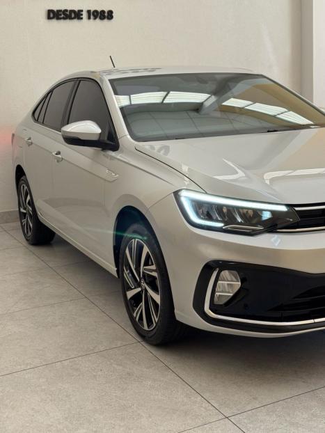 VOLKSWAGEN Virtus 1.0 4P 200 TSI FLEX HIGHLINE AUTOM�TICO, Foto 4