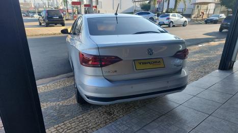 VOLKSWAGEN Virtus 1.0 4P 200 TSI FLEX COMFORTLINE AUTOM�TICO, Foto 9