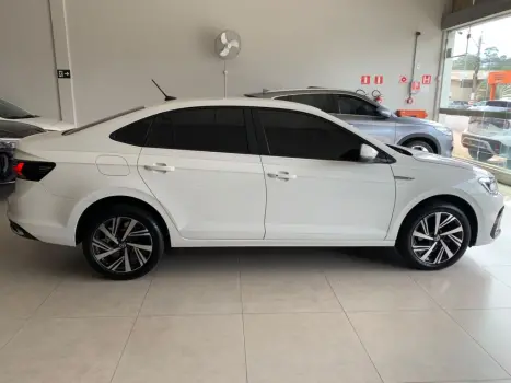 VOLKSWAGEN Virtus 1.0 4P 200 TSI FLEX HIGHLINE AUTOMÁTICO, Foto 8