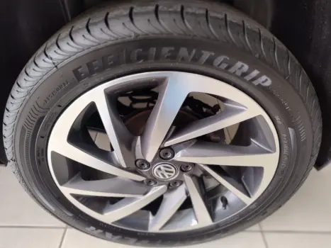 VOLKSWAGEN Virtus 1.0 4P 200 TSI FLEX HIGHLINE AUTOMÁTICO, Foto 9