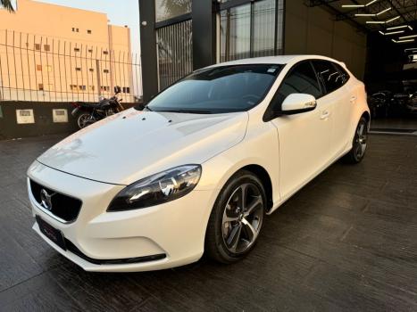 VOLVO V40 2.0 4P T4 KINETIC TURBO AUTOMÁTICO, Foto 2 VOLVO V40 2.0 4P T4 KINETIC TURBO AUTOMÁTICO, Foto 2