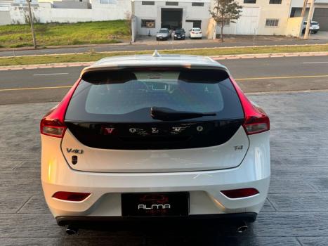 VOLVO V40 2.0 4P T4 KINETIC TURBO AUTOMÁTICO, Foto 6 VOLVO V40 2.0 4P T4 KINETIC TURBO AUTOMÁTICO, Foto 6