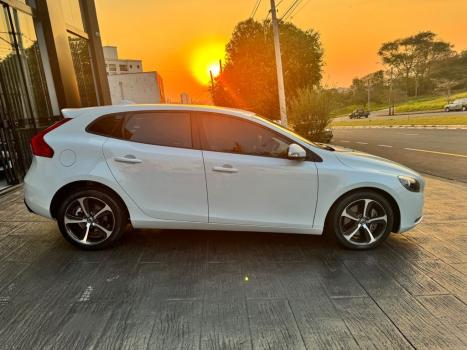 VOLVO V40 2.0 4P T4 KINETIC TURBO AUTOMÁTICO, Foto 9 VOLVO V40 2.0 4P T4 KINETIC TURBO AUTOMÁTICO, Foto 9