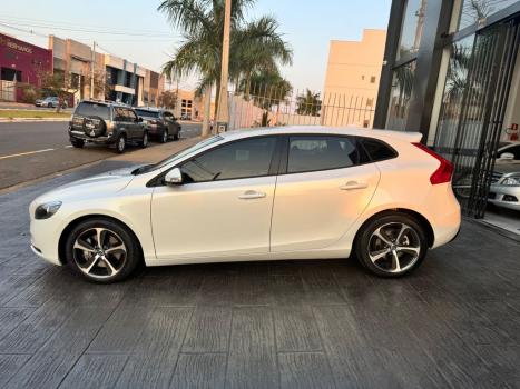 VOLVO V40 2.0 4P T4 KINETIC TURBO AUTOMÁTICO, Foto 10 VOLVO V40 2.0 4P T4 KINETIC TURBO AUTOMÁTICO, Foto 10