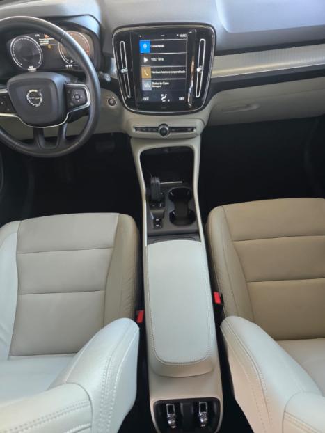 VOLVO XC40 2.0 16V 4P T5 TURBO MOMENTUM AWD GEARTRONIC AUTOM�TICO, Foto 3