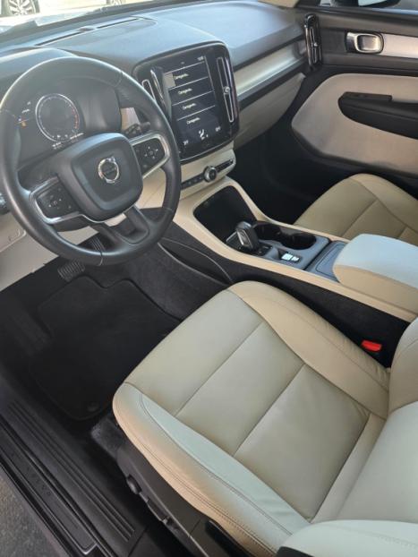 VOLVO XC40 2.0 16V 4P T5 TURBO MOMENTUM AWD GEARTRONIC AUTOM�TICO, Foto 4