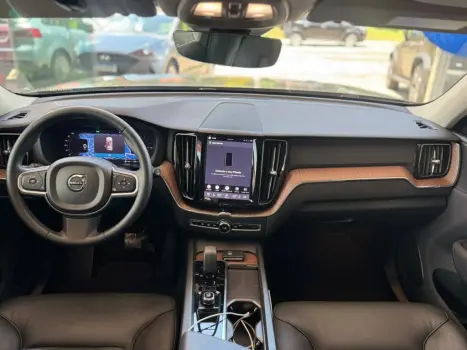 VOLVO XC60 2.0 16V 4P T8 RECHARGE HÍBRIDO PLUS AWD TURBO GEARTRONIC AUTOMÁTICO, Foto 9