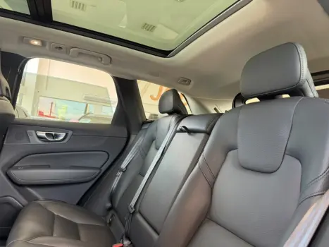 VOLVO XC60 2.0 16V 4P T8 RECHARGE HÍBRIDO PLUS AWD TURBO GEARTRONIC AUTOMÁTICO, Foto 10