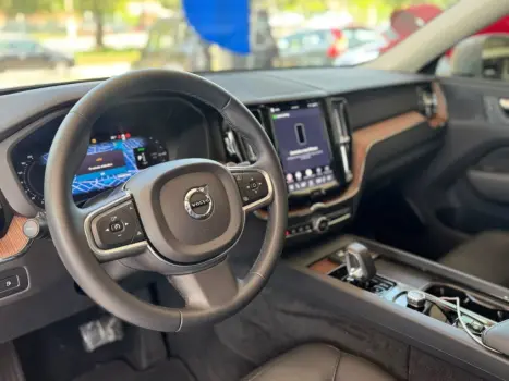 VOLVO XC60 2.0 16V 4P T8 RECHARGE HÍBRIDO PLUS AWD TURBO GEARTRONIC AUTOMÁTICO, Foto 12