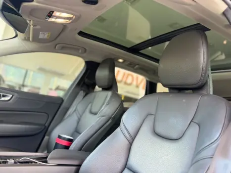 VOLVO XC60 2.0 16V 4P T8 RECHARGE HÍBRIDO PLUS AWD TURBO GEARTRONIC AUTOMÁTICO, Foto 17