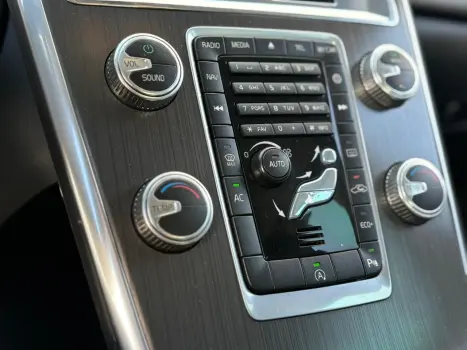 VOLVO XC60 2.0 T5 4P KINETIC DRIVE-E AUTOM�TICO, Foto 8