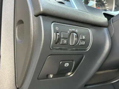 VOLVO XC60 2.0 T5 4P KINETIC DRIVE-E AUTOM�TICO, Foto 9