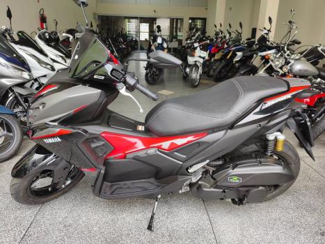 YAMAHA Aerox 160 ABS, Foto 2
