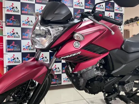 YAMAHA Fazer YS 150 SED, Foto 2