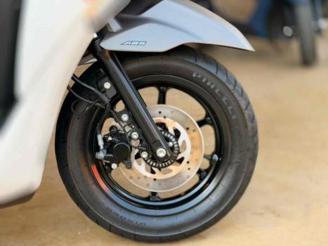 YAMAHA Fluo 125 , Foto 4