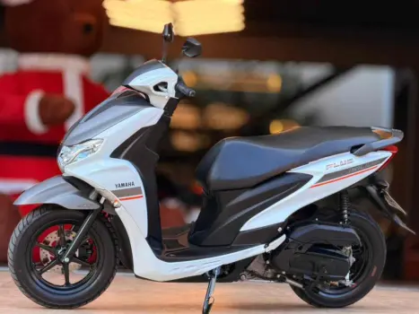 YAMAHA Fluo 125 ABS, Foto 2