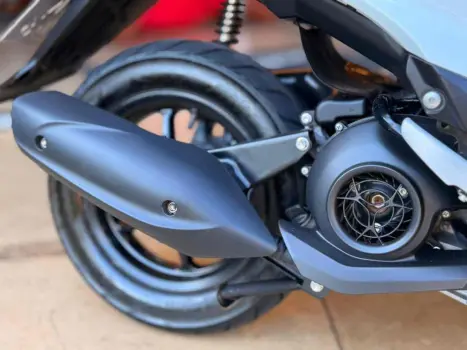 YAMAHA Fluo 125 ABS, Foto 5