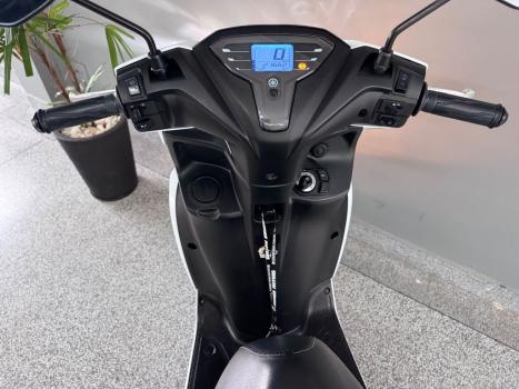 YAMAHA Fluo 125 ABS, Foto 10