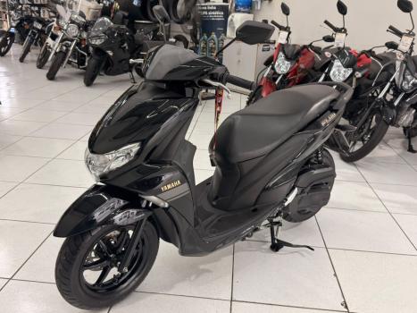 YAMAHA Fluo 125 ABS, Foto 2