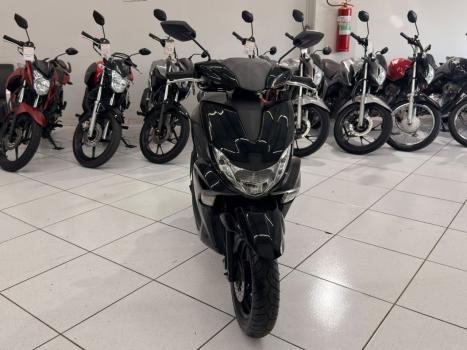 YAMAHA Fluo 125 ABS, Foto 8