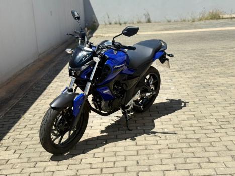 YAMAHA FZ 15 Fazer ABS, Foto 3 YAMAHA FZ 15 Fazer ABS, Foto 3