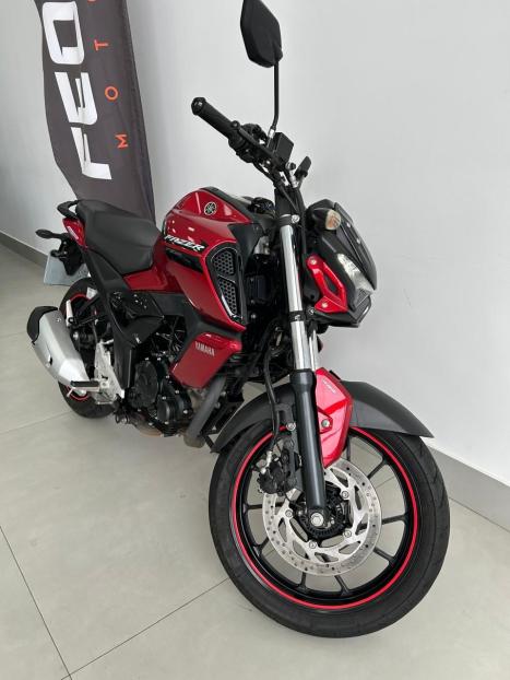 YAMAHA FZ 15 Fazer ABS, Foto 1