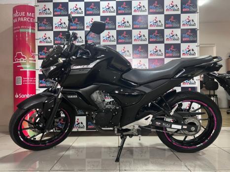 YAMAHA FZ 15 Fazer ABS, Foto 2