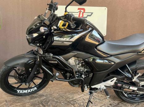 YAMAHA FZ 15 Fazer ABS, Foto 3