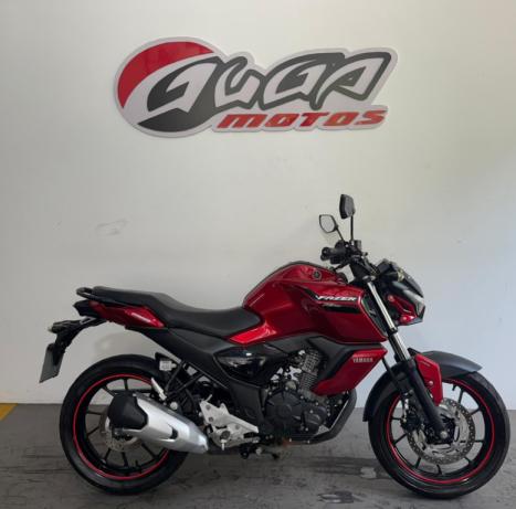 YAMAHA FZ 15 Fazer ABS, Foto 1