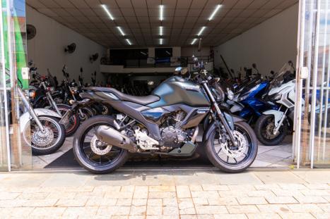 YAMAHA FZ 15 Fazer ABS, Foto 2