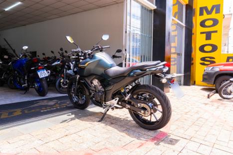 YAMAHA FZ 15 Fazer ABS, Foto 3