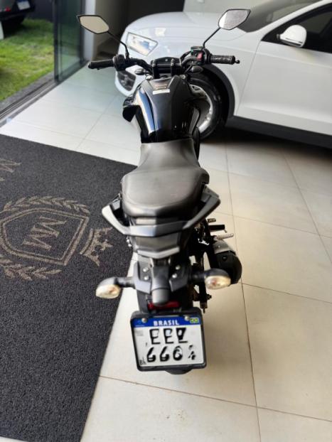 YAMAHA FZ 15 Fazer ABS, Foto 3