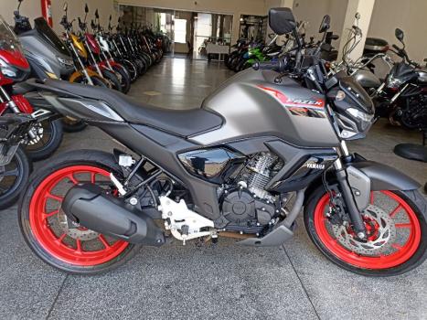 YAMAHA FZ 15 Fazer ABS, Foto 1