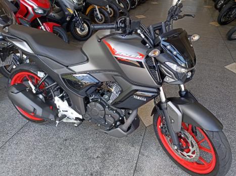 YAMAHA FZ 15 Fazer ABS, Foto 3