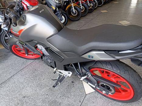 YAMAHA FZ 15 Fazer ABS, Foto 10