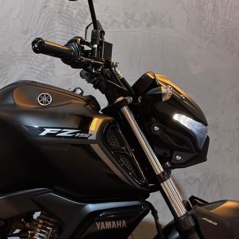 YAMAHA FZ 15 Fazer ABS, Foto 7