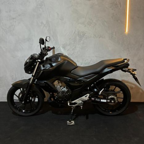 YAMAHA FZ 15 Fazer ABS, Foto 10