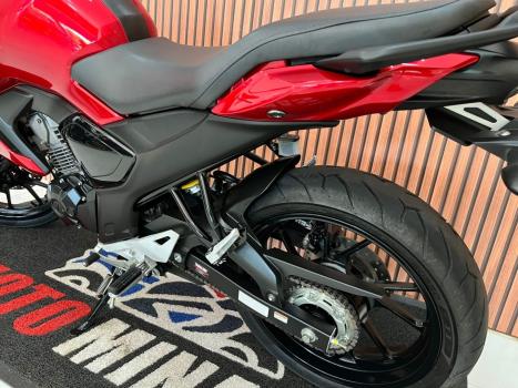YAMAHA FZ 15 Fazer ABS, Foto 3