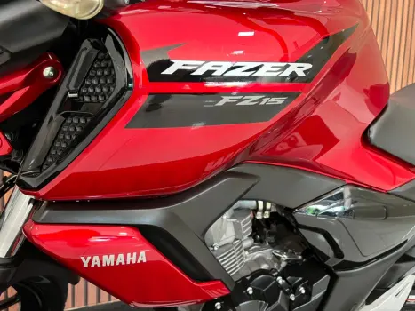 YAMAHA FZ 15 Fazer ABS, Foto 4