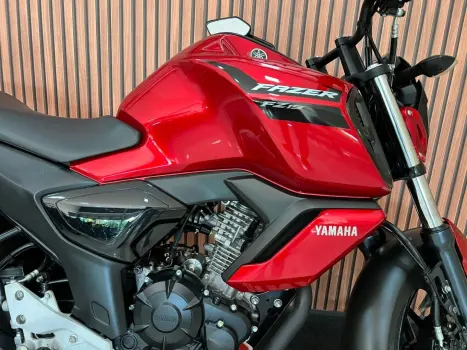 YAMAHA FZ 15 Fazer ABS, Foto 8