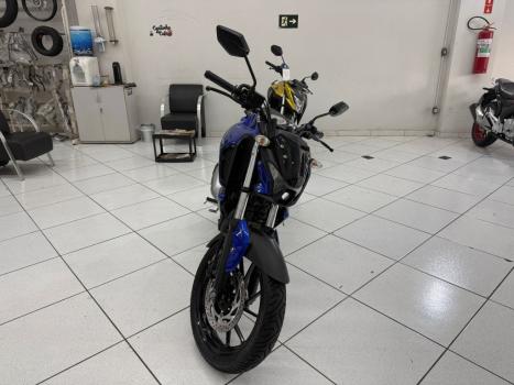 YAMAHA FZ 15 Fazer ABS, Foto 4