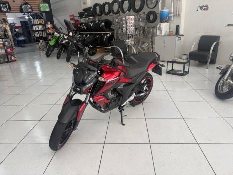 YAMAHA FZ 15 Fazer ABS, Foto 2
