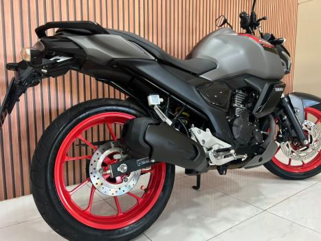 YAMAHA FZ 15 Fazer ABS, Foto 11
