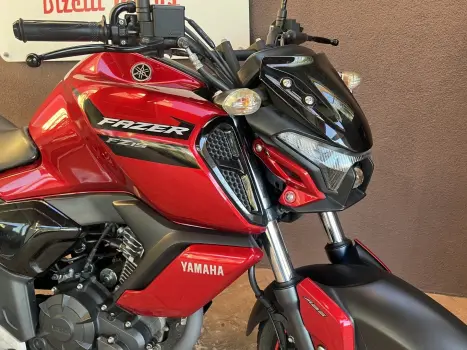 YAMAHA FZ 15 Fazer ABS, Foto 12