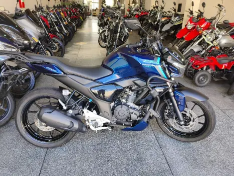 YAMAHA FZ 15 Fazer ABS, Foto 1