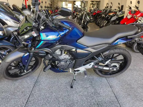 YAMAHA FZ 15 Fazer ABS, Foto 2