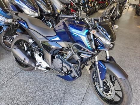 YAMAHA FZ 15 Fazer ABS, Foto 3